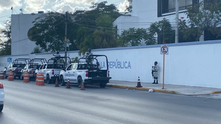 Detienen a grupo de presuntos extorsionadores en la Zona Hotelera de Cancún
