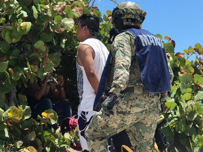 Detiene Marina a presunto narcomenudista en la Zona Hotelera de Cancún