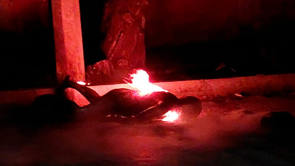 Queman cadáver en calles de Cancún 