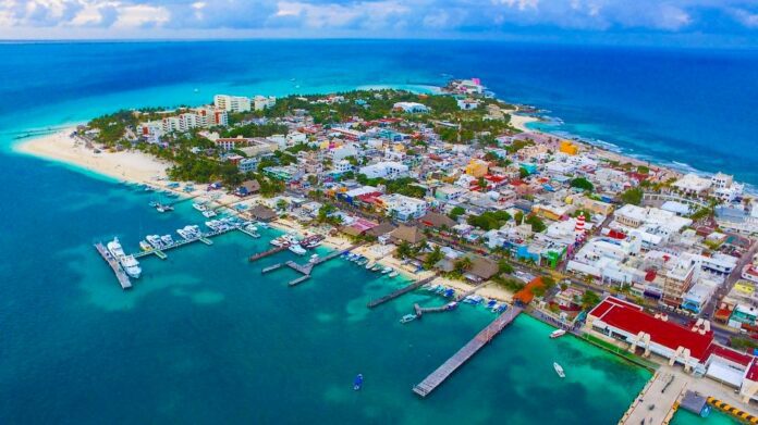 Impulsan promoción de Isla Mujeres en la revista México Desconocido