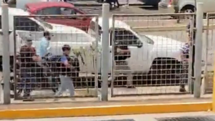 VIDEO: Comando fuertemente armado entra a un hospital para sacar a un detenido internado