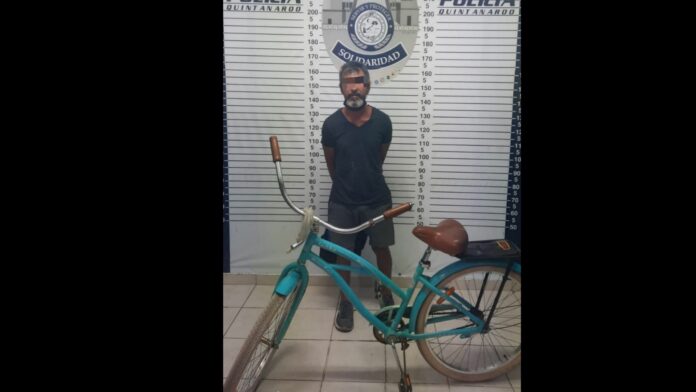 Un ladrón de bicicletas fue detenido por la Policía de Playa del Carmen este sábado en el fraccionamiento La Toscana. Foto: SP de Solidaridad