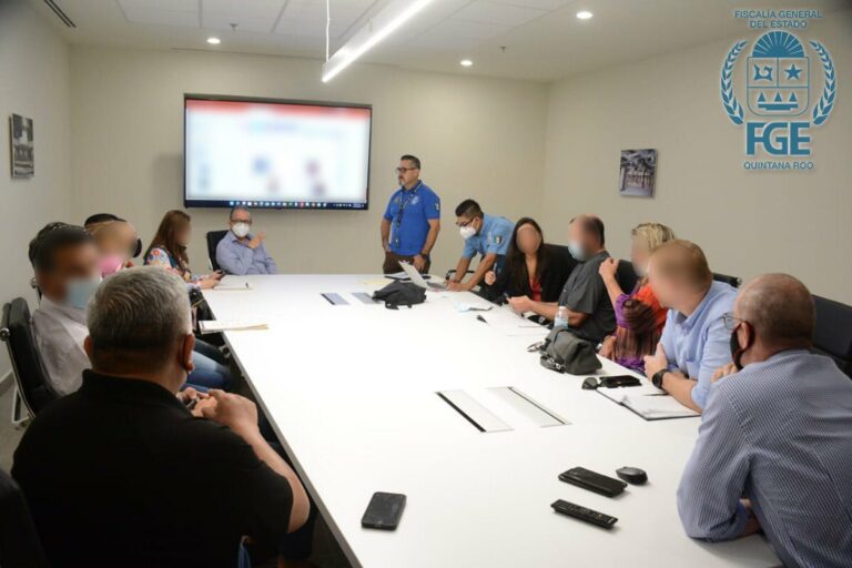 Tras reunión con fiscalía, entregan a familiares hija de australiana desaparecida en Cancún