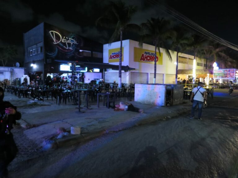 Dos detenidos, 8 heridos y 2 muertos, saldo oficial de ataque en zonas de bares en la Kabah 