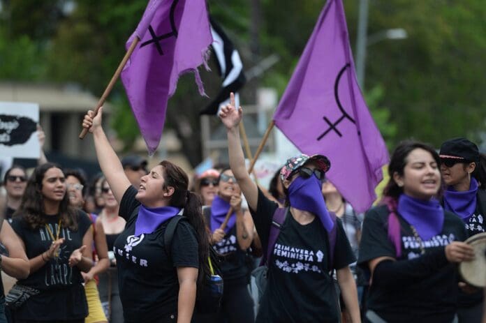 Proponen usar parte del Impuesto al Hospedaje para atención de mujeres