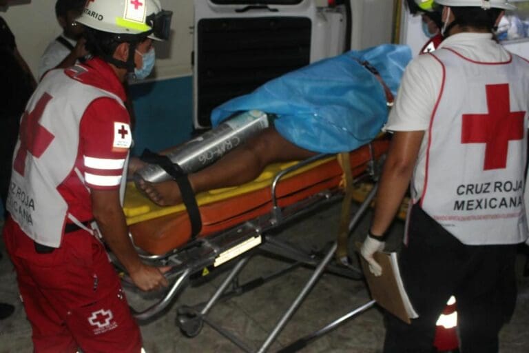 Balean a mujer afuera de una casa cerca del Cereso de Cancún