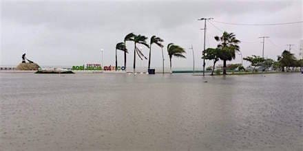 Advierten de inundaciones en sur de Quintana Roo