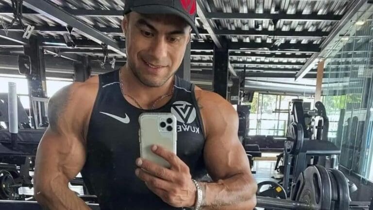 Iba a viajar de Puebla a tres ciudades, incluida Cancún. Van seis días que su familia no sabe de él. Temen que le haya pasado algo.