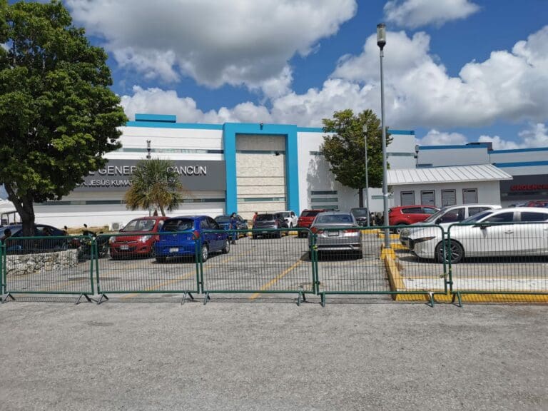 Surgen al menos 20 casos sospechosos de COVID-19 entre el personal del Hospital General de Cancún 