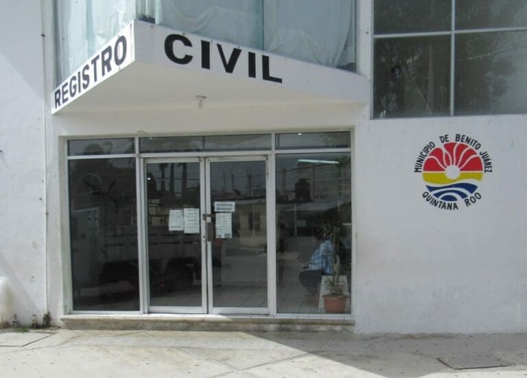 El Ayuntamiento de Benito Juárez ofrece certeza jurídica para los benitojuarenses; trabaja de manera permanente para eficientar servicios.