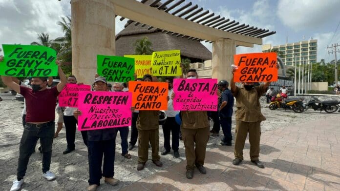 Protestan trabajadores del Hotel Gran Park Royal en Cozumel por despidos injustificados