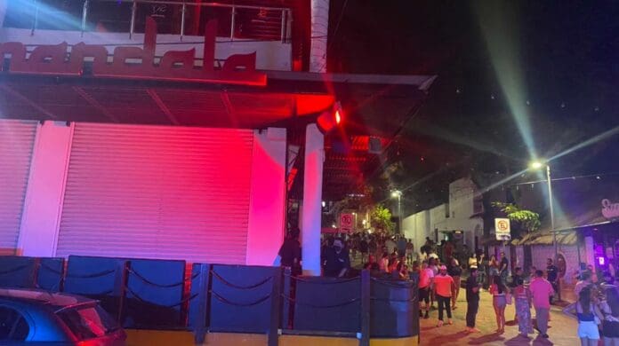 Clausuran el club nocturno 'Mandala' tras operativo de Ley Seca en Playa del Carmen