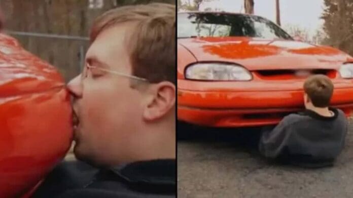 Hombre revela que tiene relaciones con Chase, su auto, incluso ya hicieron el amor