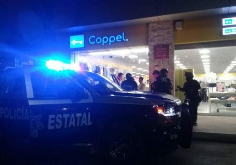 Asaltaron la sucursal de Coppel que se encuentra en la Multiplaza Arco Norte de Cancún. No se registran detenidos y lesionados.