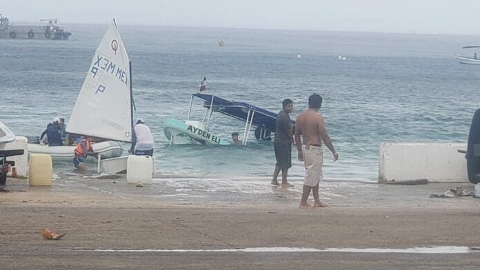 Se hunde lancha frente a la playa 'Las Casitas' en Cozumel; no hay lesionados