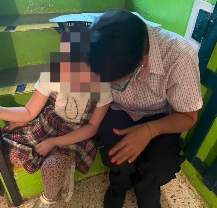 Discriminan a niña en Jardín de Niños “Patria” en Veracruz por no tener papá