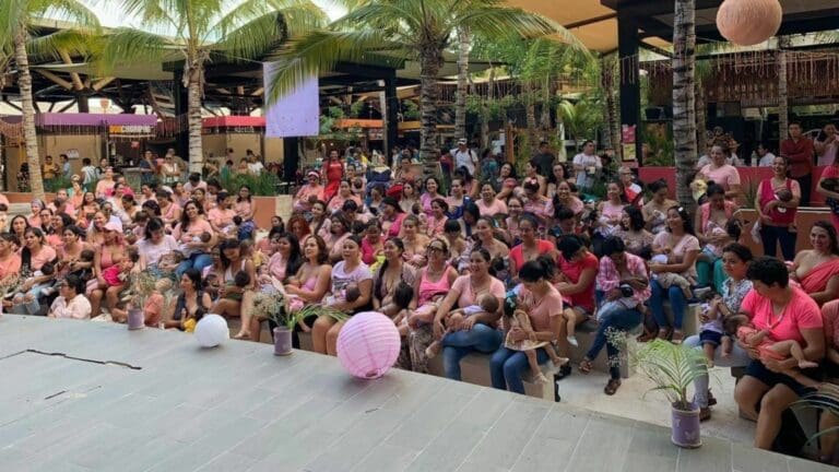 Playa del Carmen se une para concientizar sobre la importancia de la lactancia materna