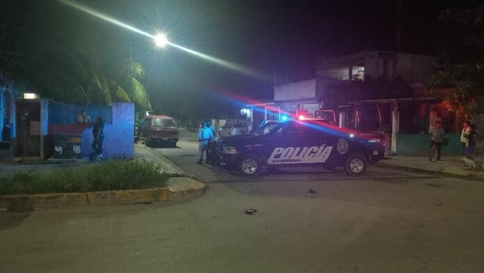 Un sujeto fue lesionado en una pierna debido a un disparo; los hechos ocurrieron la noche de este sábado en Playa del Carmen. Foto: SIM