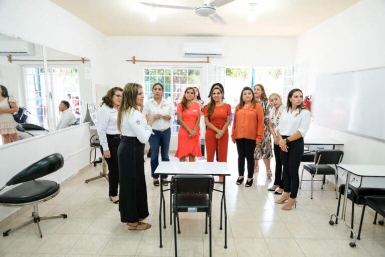 Jóvenes, fundamentales en la transformación de Quintana Roo: Mara Lezama