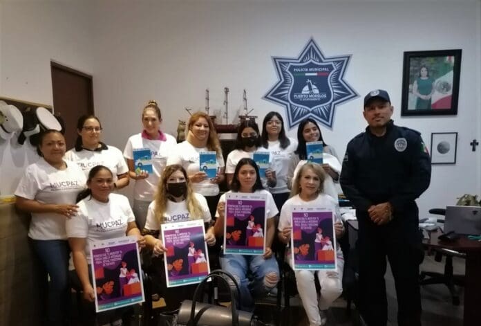 Entregan reconocimientos a mujeres constructoras de paz en Puerto Morelos