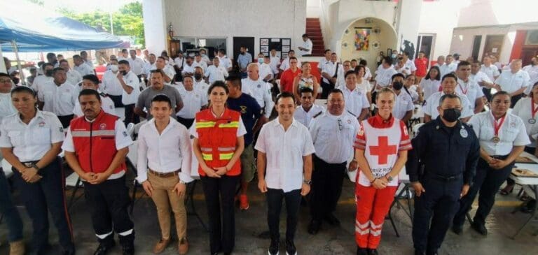 HOMENAJEAN A BOMBEROS DE BENITO JUÁREZ EN SU DÍA