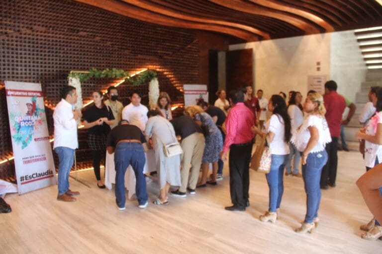 Continúa promoción de Claudia Sheinbaum en Cancún, ahora durante un encuentro de militantes