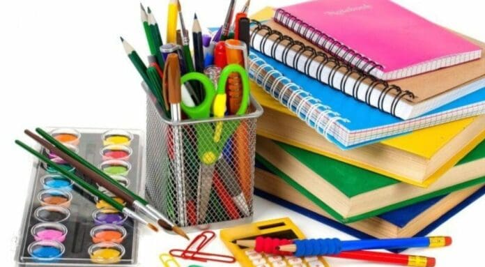 Entre 10 y 15 por ciento más costará a padres de familia la lista de útiles escolares de sus hijos en la entidad para este ciclo escolar.