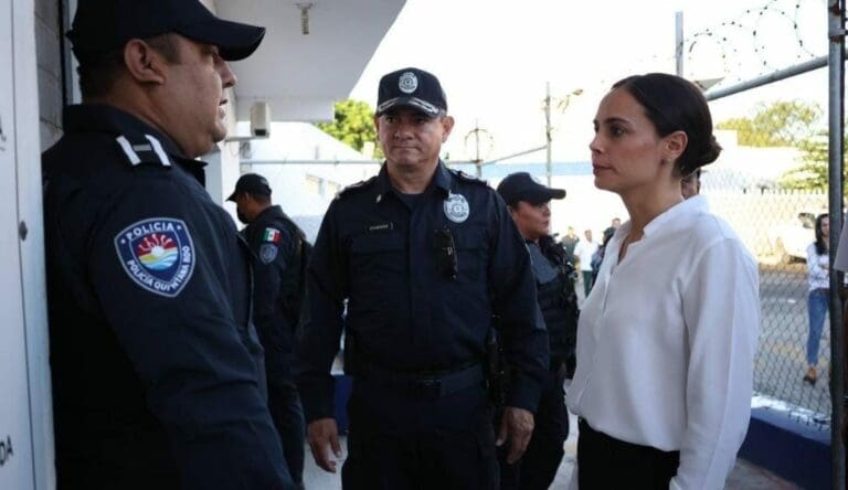 Vamos a mejorar las condiciones de los policías de Benito Juárez: Ana Patricia Peralta