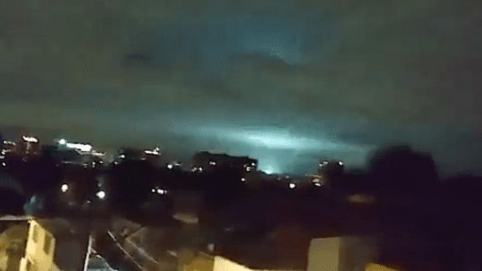 VIDEO: Captan misteriosas luces en el cielo de la CDMX tras sismo