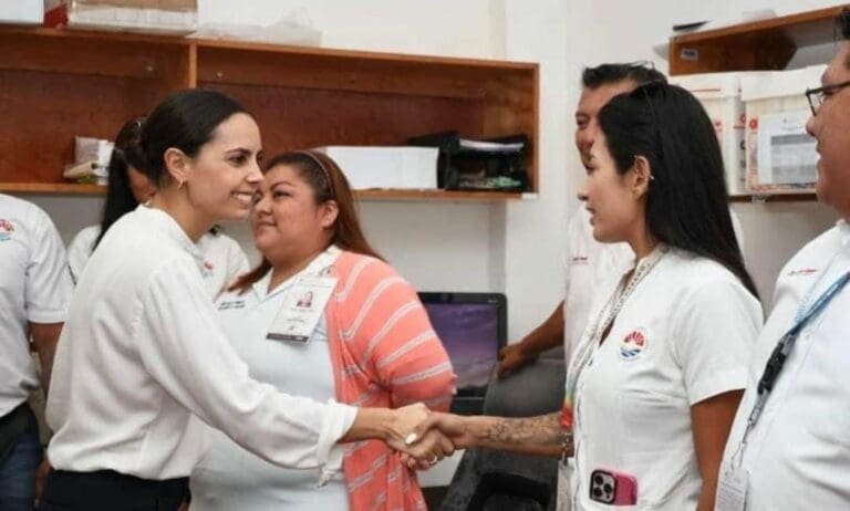 Asiste Ana Patricia Peralta a reunión de Mesa de Seguridad y visita diversas dependencias municipales