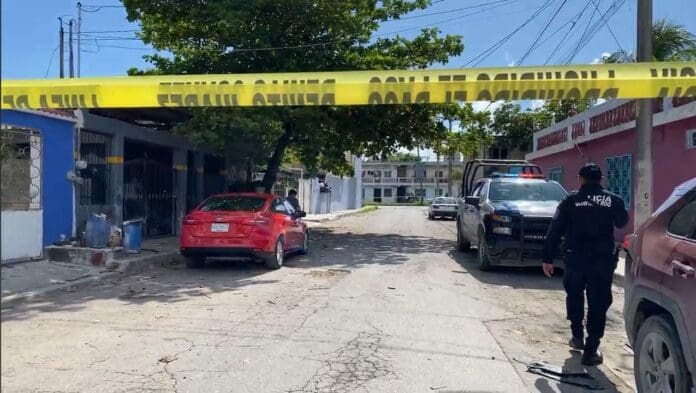 Hallan muerto a presunto indigente en la Región 240 de Cancún