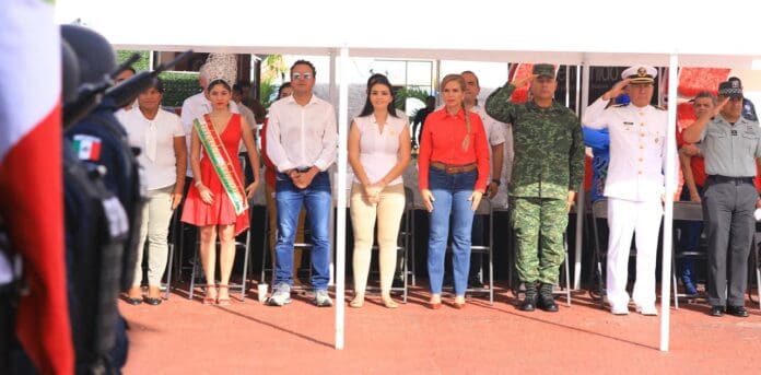 Lili Campos refuerza valores patrios con desfile conmemorativo 