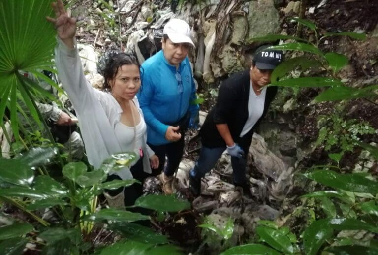Elementos de la Sedena ayudaron a familias de Cancún a buscar a sus desaparecidos. Buscaron por hora en áreas verdes de la ciudad.