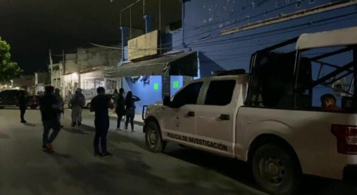 Catean bar 'La Teresita' en la Región 100 de Cancún; hay dos detenidos por presunto narcomenudeo