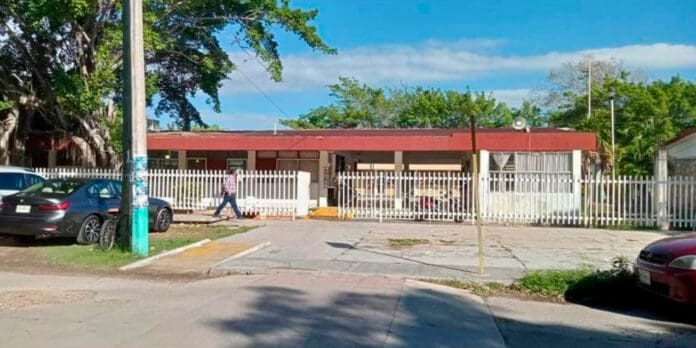 Denuncian presuntos malos manejos de recursos de “La Escuela es Nuestra” en secundaria de Chetumal