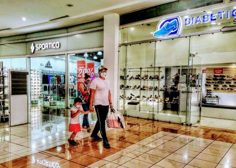 Alcanzan plazas comerciales de Quintana Roo ventas a niveles prepandemia