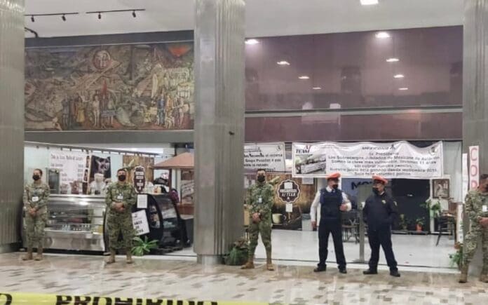Marina desalojaron a extrabajadores de Mexicana de Aviación del AICM