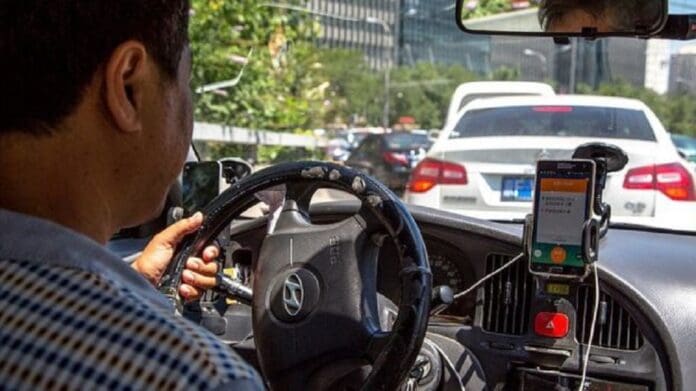 VIDEO: Joven ebrio toma taxi en Puebla y termina en Veracruz
