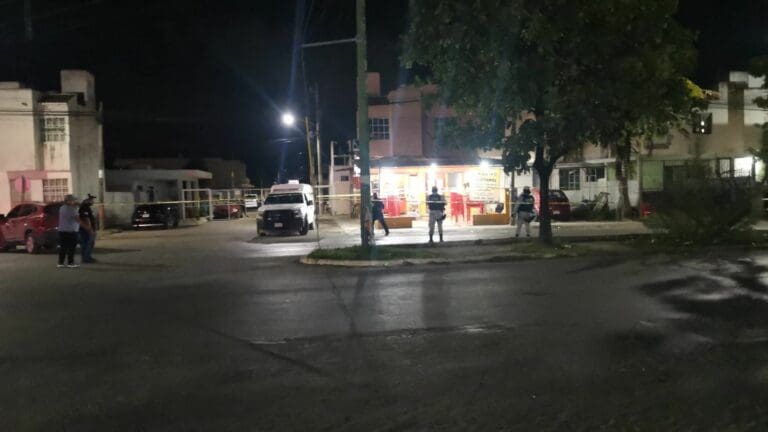 Ataque armado en taquería de Cancún deja dos muertos y un herido
