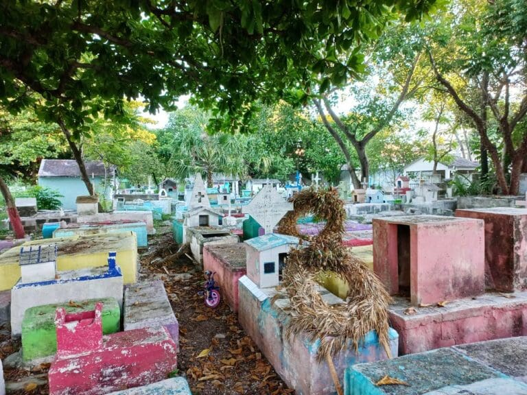 OPABIEM y Servicios Públicos trabajan en limpieza de panteones “Álamos” y “Los Olivos”