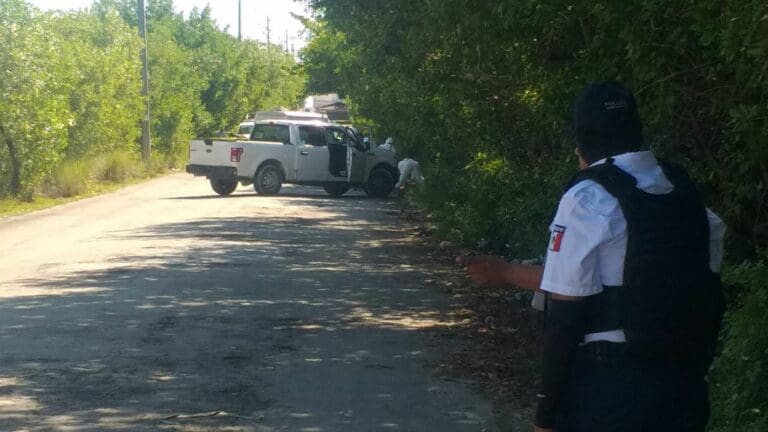 Un cuerpo maniatado y sin vida fue localizado esta mañana de domingo en la Zona Continental de Isla Mujeres.