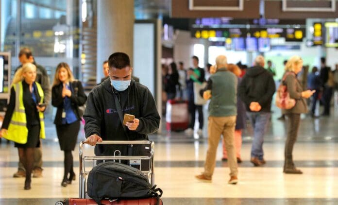 Mexicano denuncia que le negaron la entrada a Canadá por llevar solo 40 mil pesos para el viaje