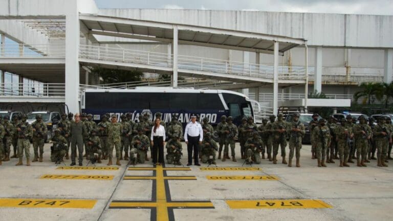 Recibe Mara Lezama a infantes de Marina para sumarse a acciones de seguridad