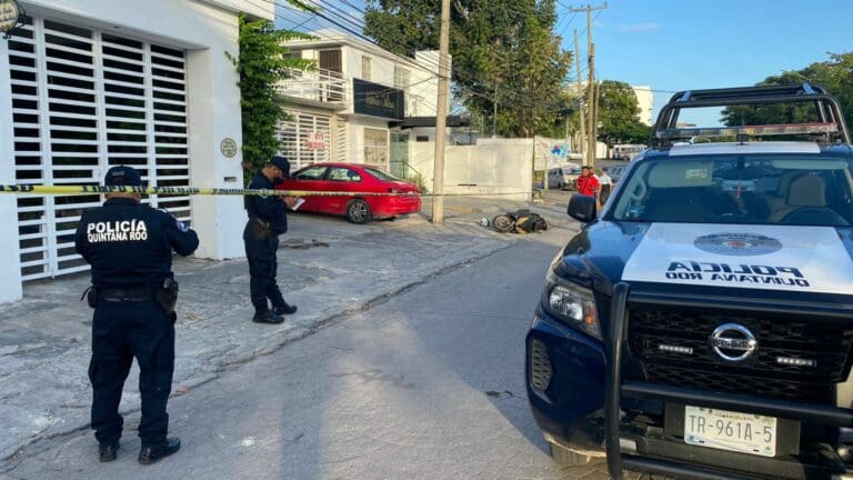 Balean a un hombre y a una menor de edad en las inmediaciones de Plaza Las Américas de Cancún
