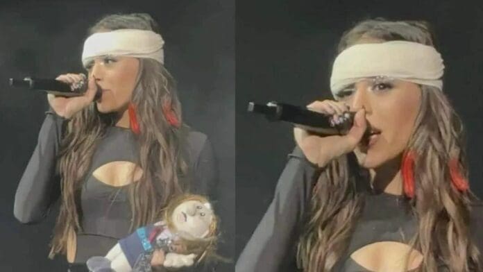 VIDEO: Danna Paola sufre accidente durante concierto y termina vendada