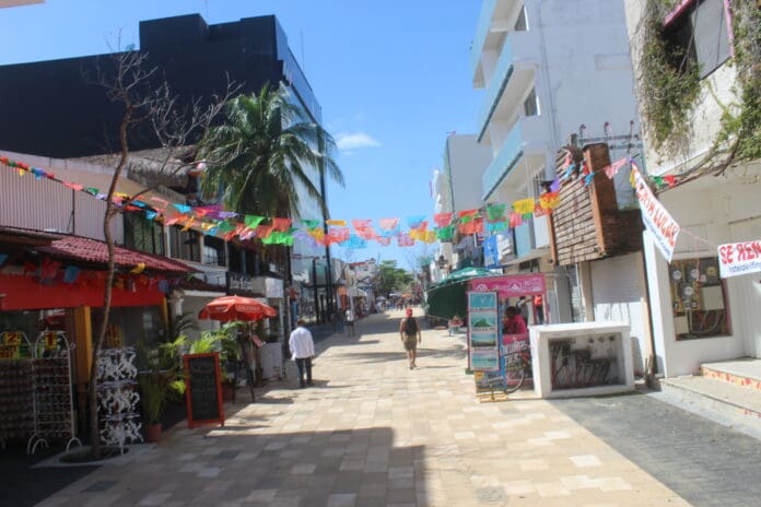 Matan a golpes a turista en un bar de la Quinta Avenida 