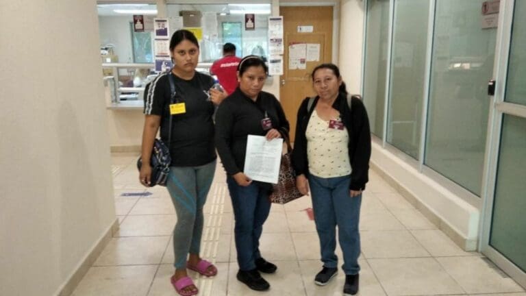 Madres de desaparecidos tramitan amparo para que autoridades no retiren "esferas" con fotos de sus hijos