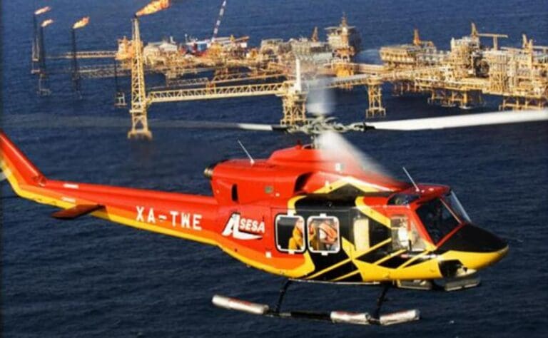 Helicóptero de contratista de Pemex se desploma en sonda de Campeche Helicóptero de contratista de Pemex se desploma en sonda de Campeche