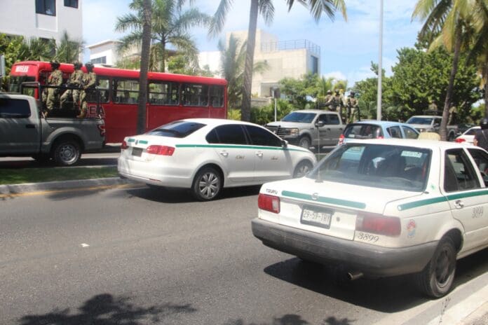 De acuerdo con los conductores de Uber, la Ley de Movilidad fue creada para beneficio de los taxistas, lo mismo que sus reformas.