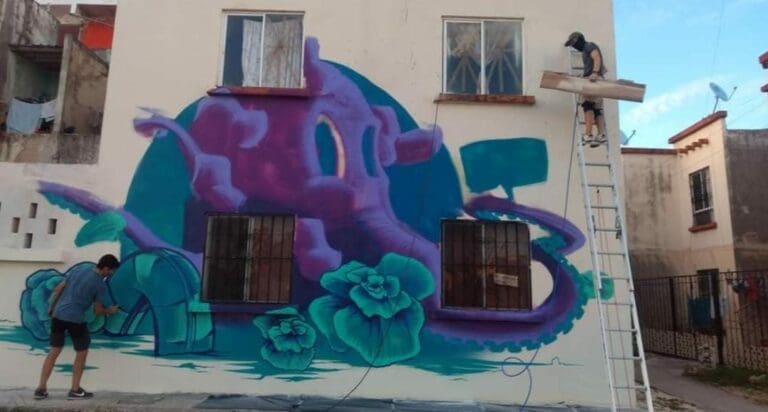 Integrantes del colectivo "StreetArtCancun", le han dado nueva vida a las calles de Villas Otoch con sus murales.